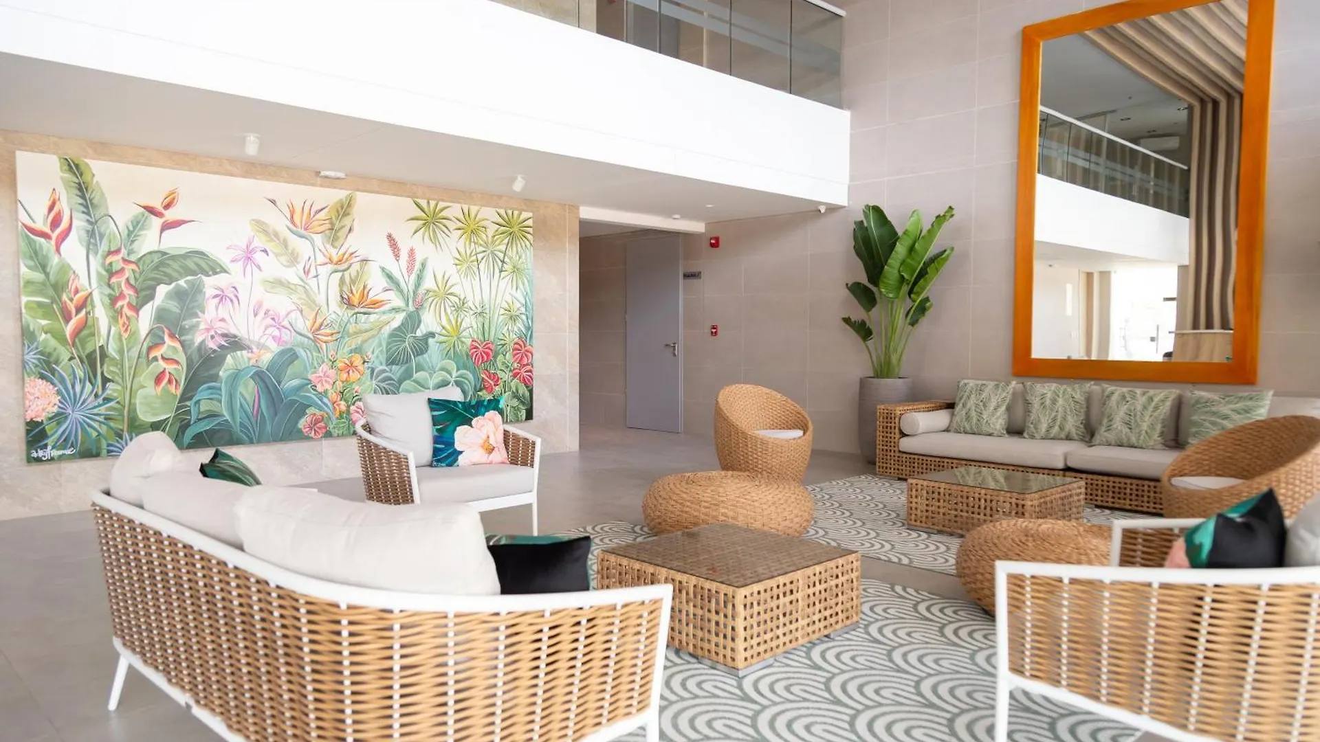 Beachside Bliss: Salguero Suites Gaira 0*,